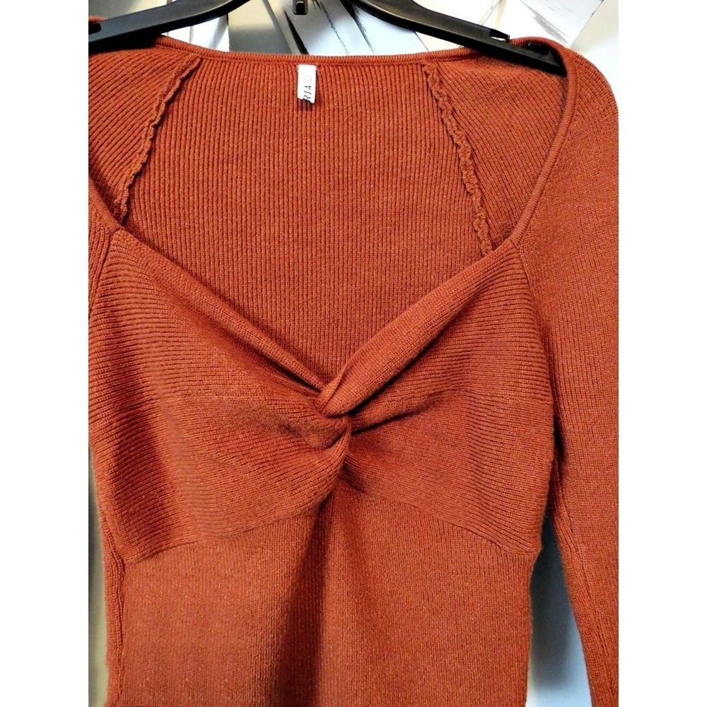 REORIA Rust Orange Twist‎ Front Ribbed Knit Sweater Large Long Sleeve Fitted Top - Picture 6 of 7